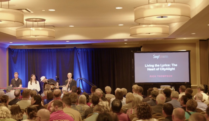 Rich Thompson - Living the Lyrics: The Heart of City Alight